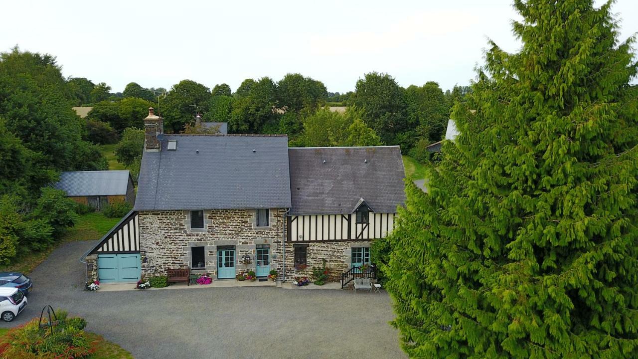 La Chapelle-Urée Maison Mai Or La Petite Maison Mai Or La Petite Grange Or All Three מראה חיצוני תמונה